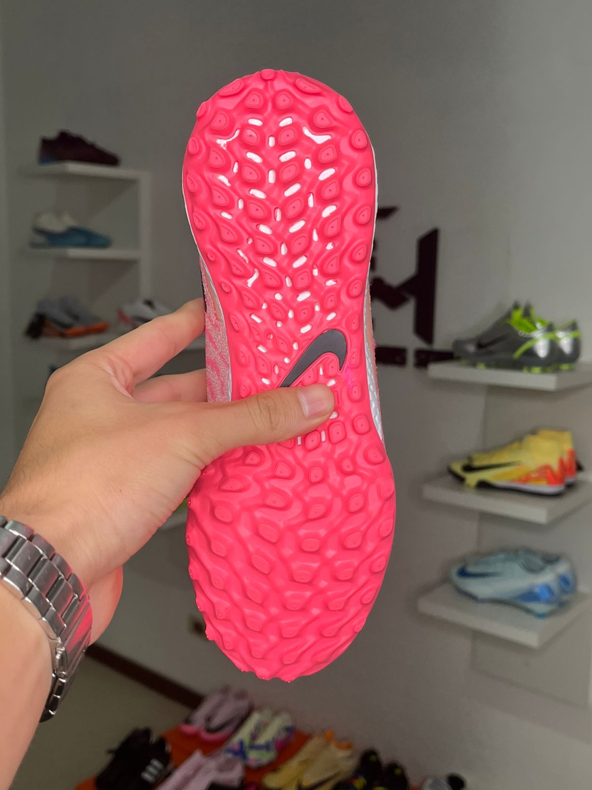 Chuteira Nike Phantom GX Elite Society (PRONTA ENTREGA)