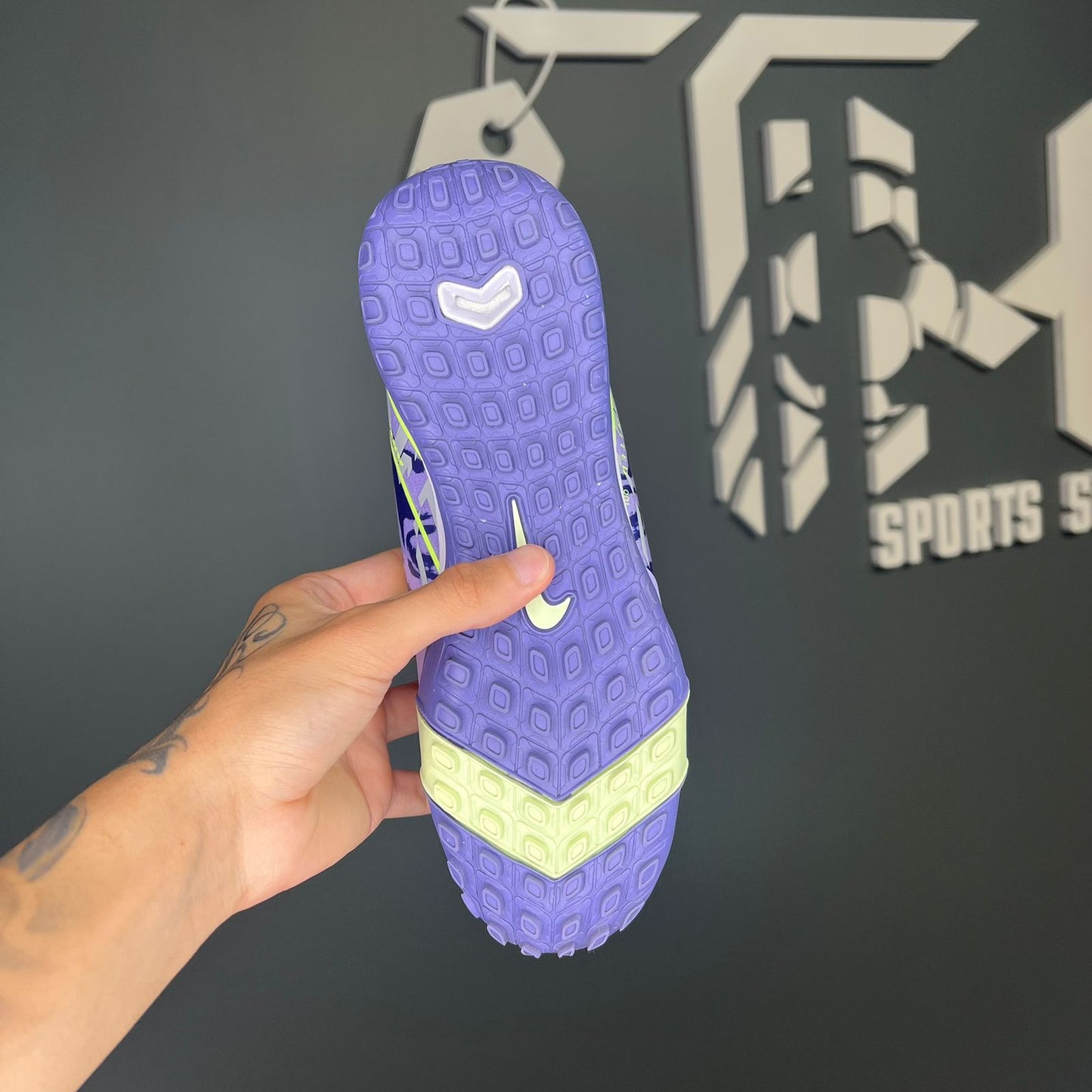 Chuteira Nike Mercurial Air Zoom Vapor XV Elite Society (PRONTA ENTREGA)