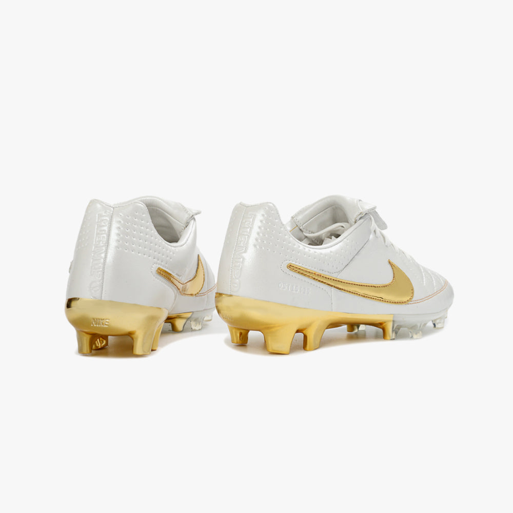 Chuteira Nike Tiempo "R10" Legend Campo