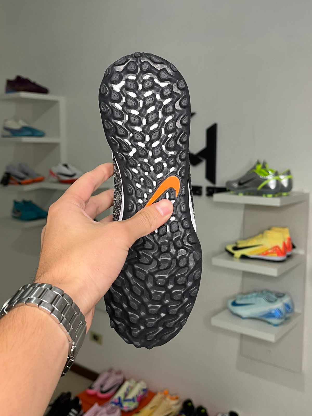 Chuteira Nike Phantom GX Elite Society (PRONTA ENTREGA)