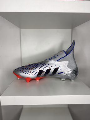 Chuteira Adidas Predator Freak+ Campo - Prata (Pronta Entrega)