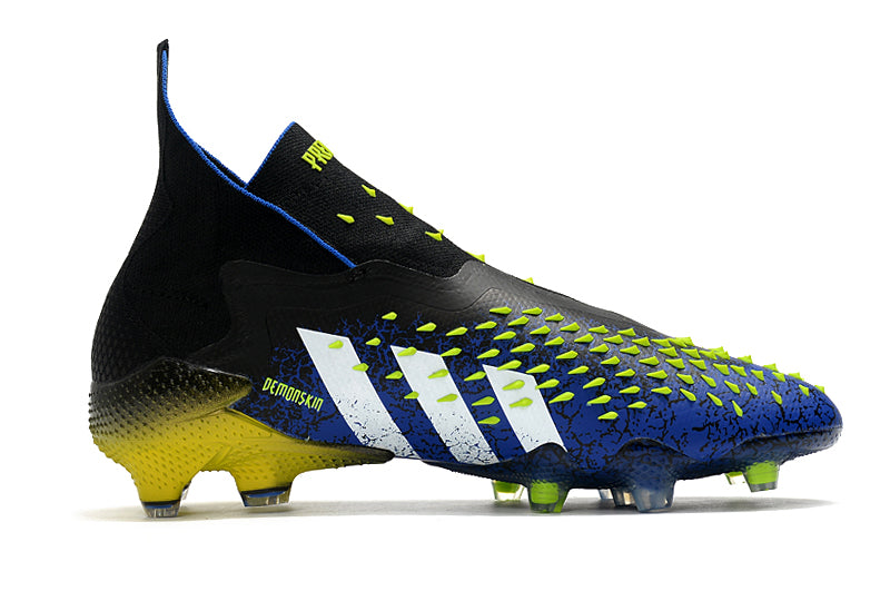 Chuteira Adidas Predator Freak+ Campo