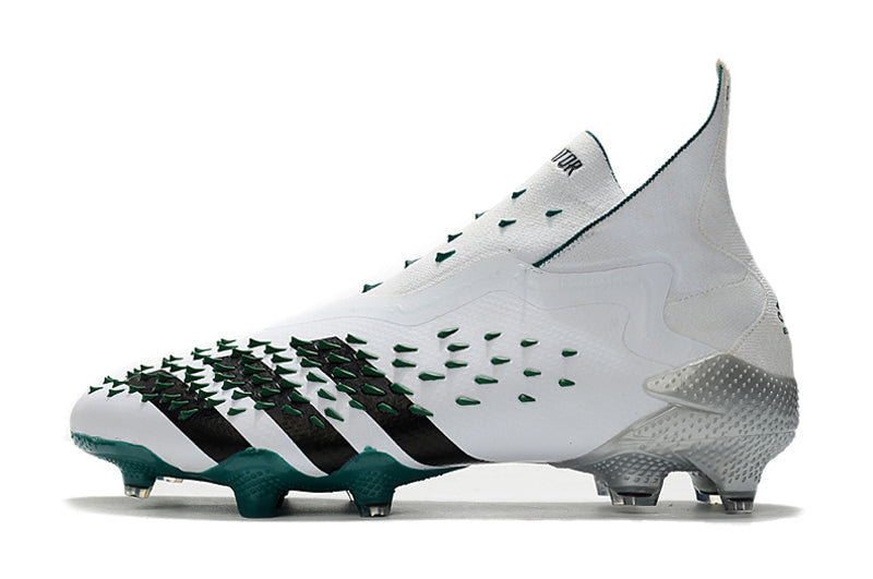 Chuteira Adidas Predator Freak+ Campo