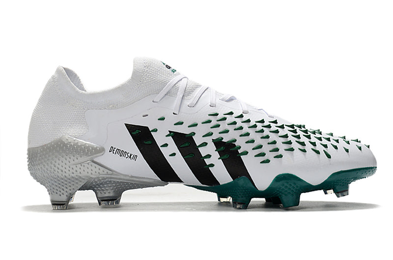 Chuteira Adidas Predator Freak+ Low .1 Campo