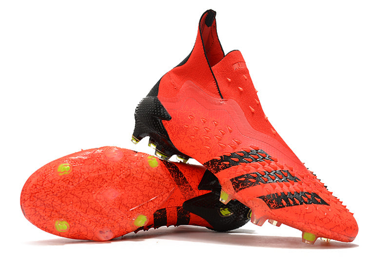 Chuteira Adidas Predator Freak+ Campo