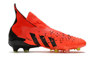 Chuteira Adidas Predator Freak+ Campo