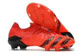 Chuteira Adidas Predator Freak+ Low 1. Campo