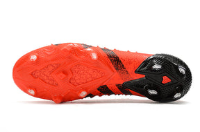 Chuteira Adidas Predator Freak+ Low 1. Campo