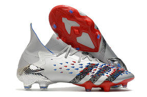 Chuteira Adidas Predator Freak+ 1. Campo