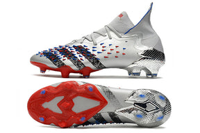 Chuteira Adidas Predator Freak+ 1. Campo