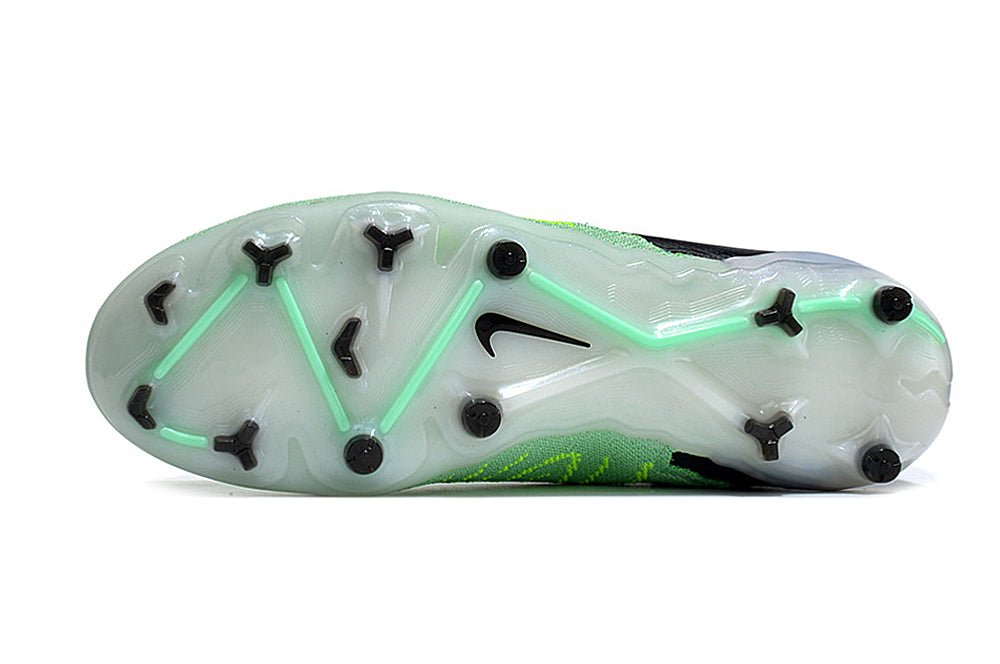 Chuteira Nike Phantom GX Low Elite FG Campo