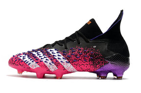 Chuteira Adidas Predator Freak+ 1. Campo