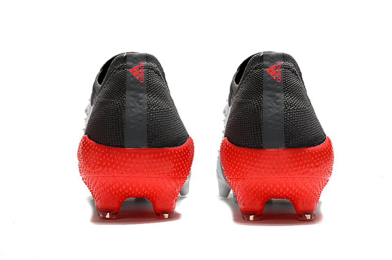 Chuteira Adidas Predator Freak+ Low .1 Campo