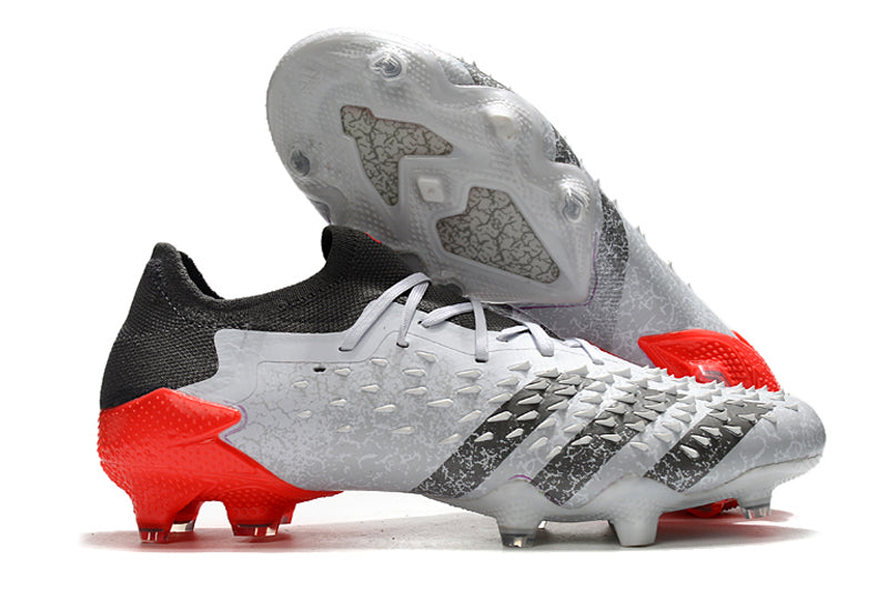 Chuteira Adidas Predator Freak+ Low .1 Campo