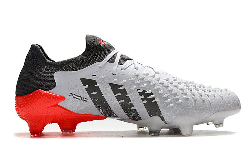 Chuteira Adidas Predator Freak+ Low .1 Campo