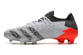 Chuteira Adidas Predator Freak+ Low .1 Campo