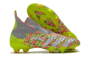 Chuteira Adidas Predator Freak+ Campo