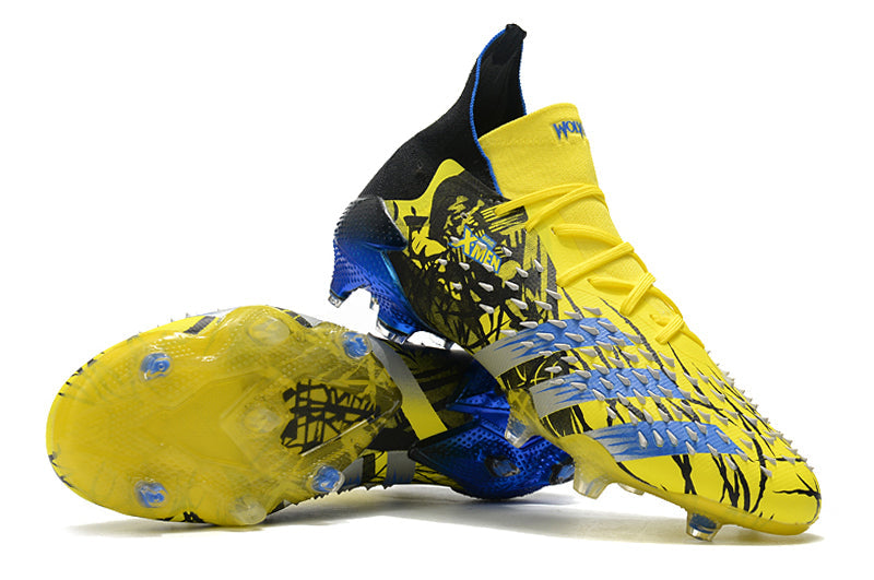 Chuteira Adidas Predator Freak+ 1. Campo