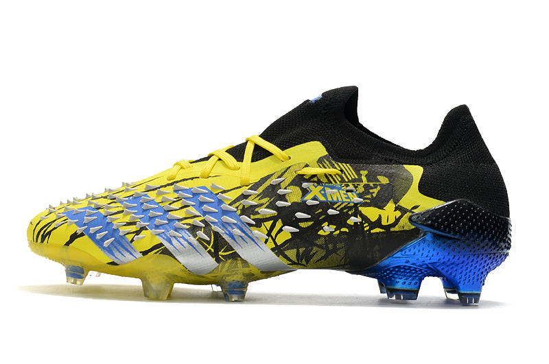 Chuteira Adidas Predator Freak+ Low 1. Campo